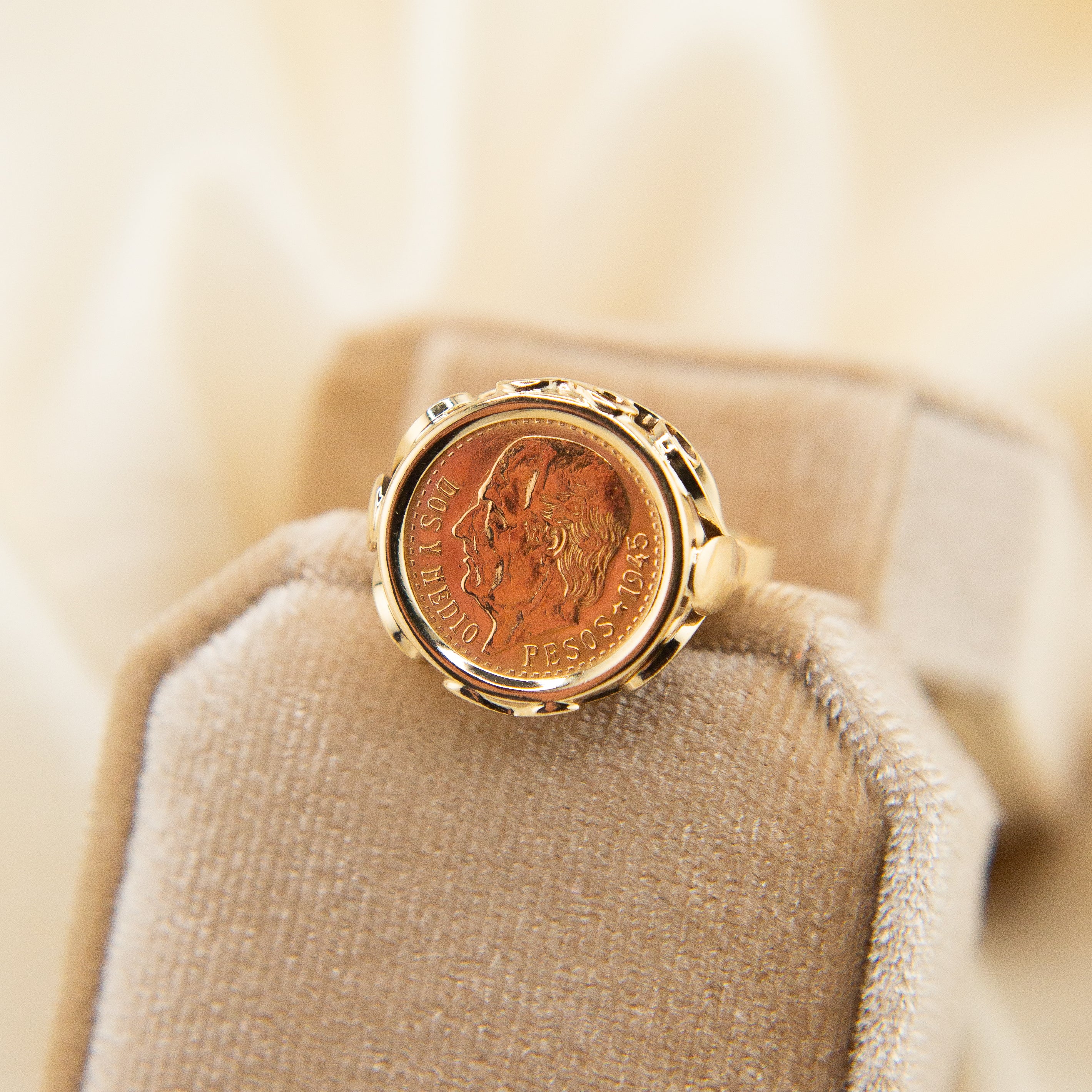 Mid-Century Mexican Dos Y Medio 2.5 Peso Coin Ring | sz 9.5