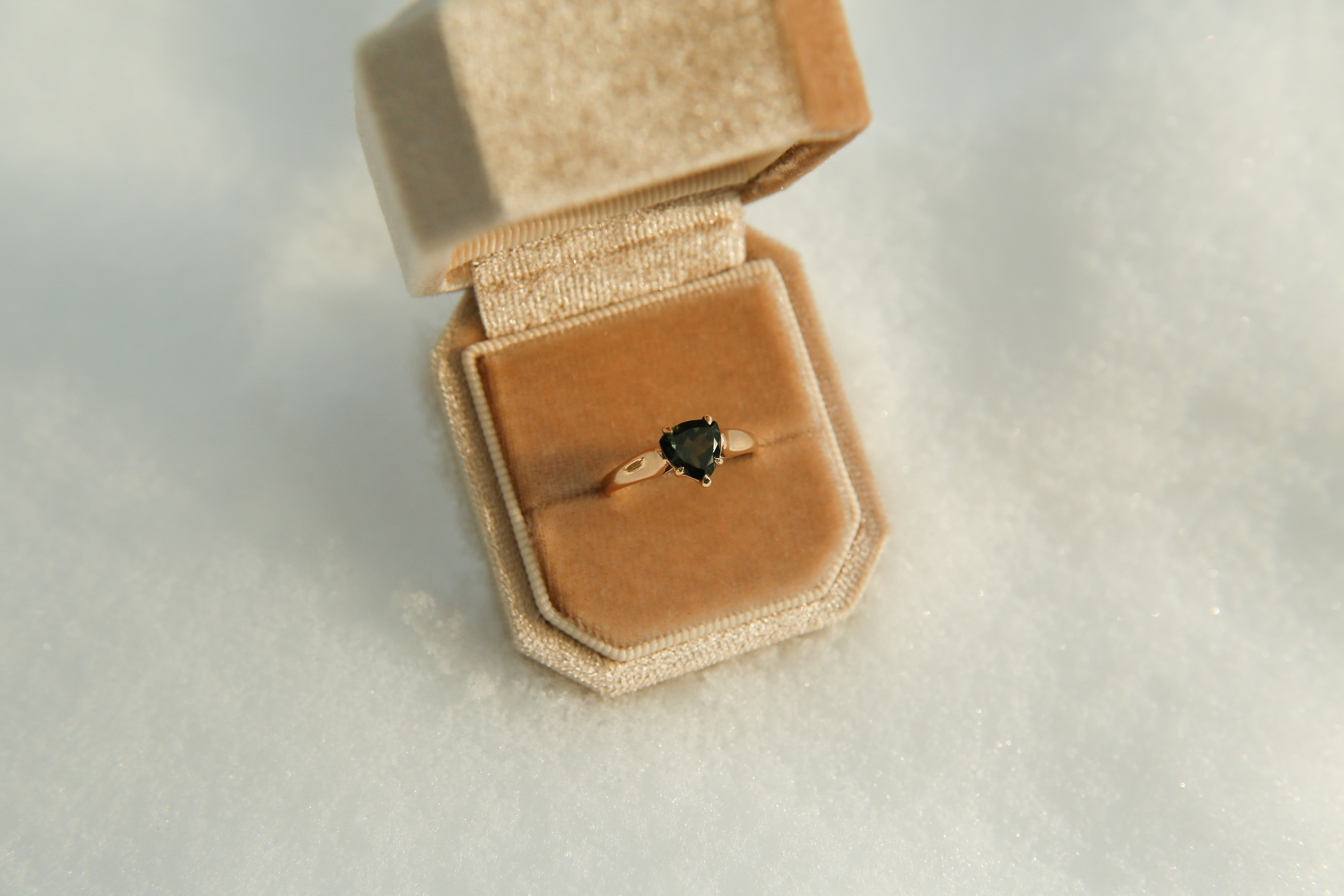 1.19ct Trillion Sapphire in 10k Vintage Setting VR198 | sz 7.25