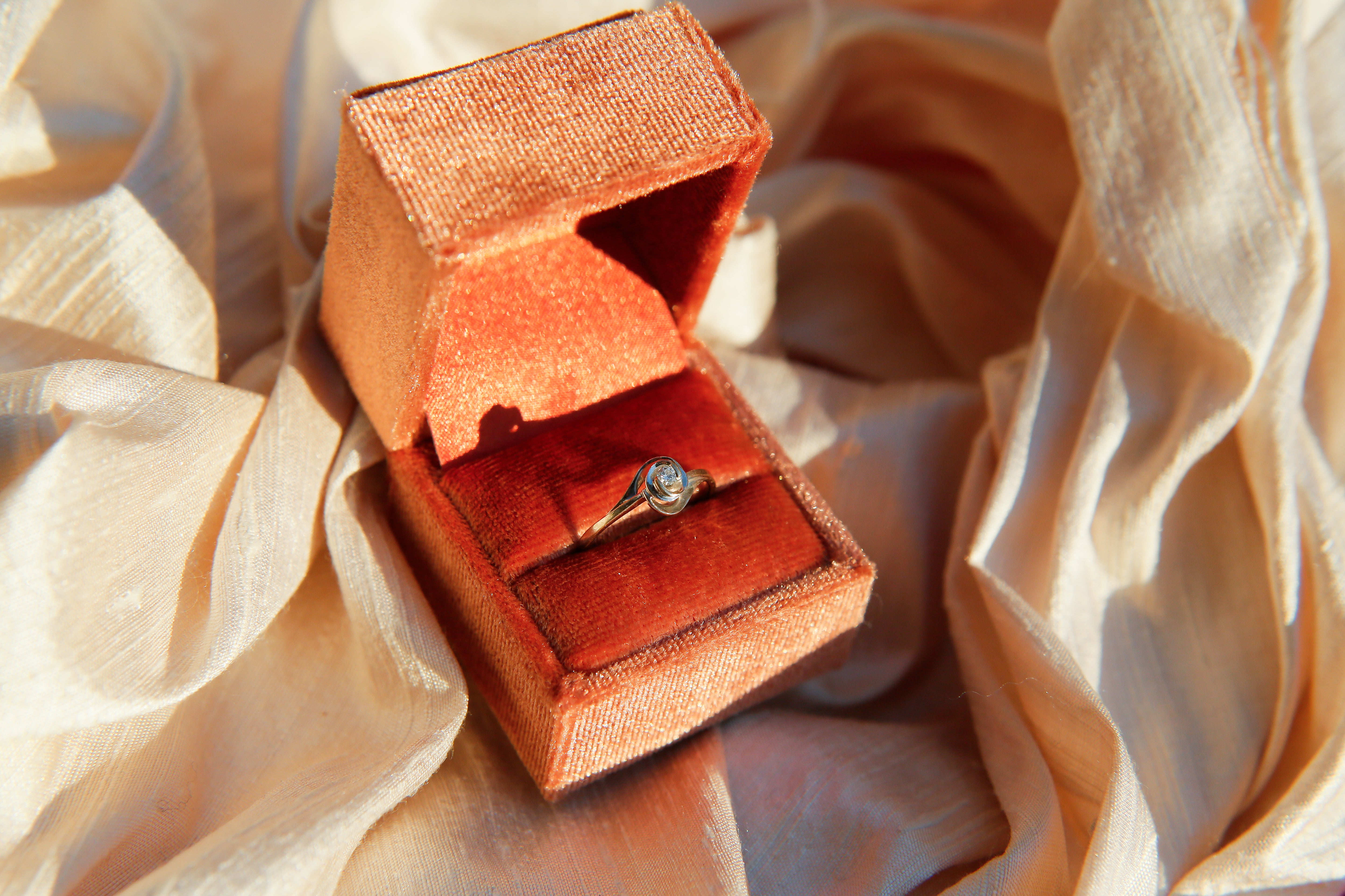 Modern 14k White Gold Floral Bypass | sz 7