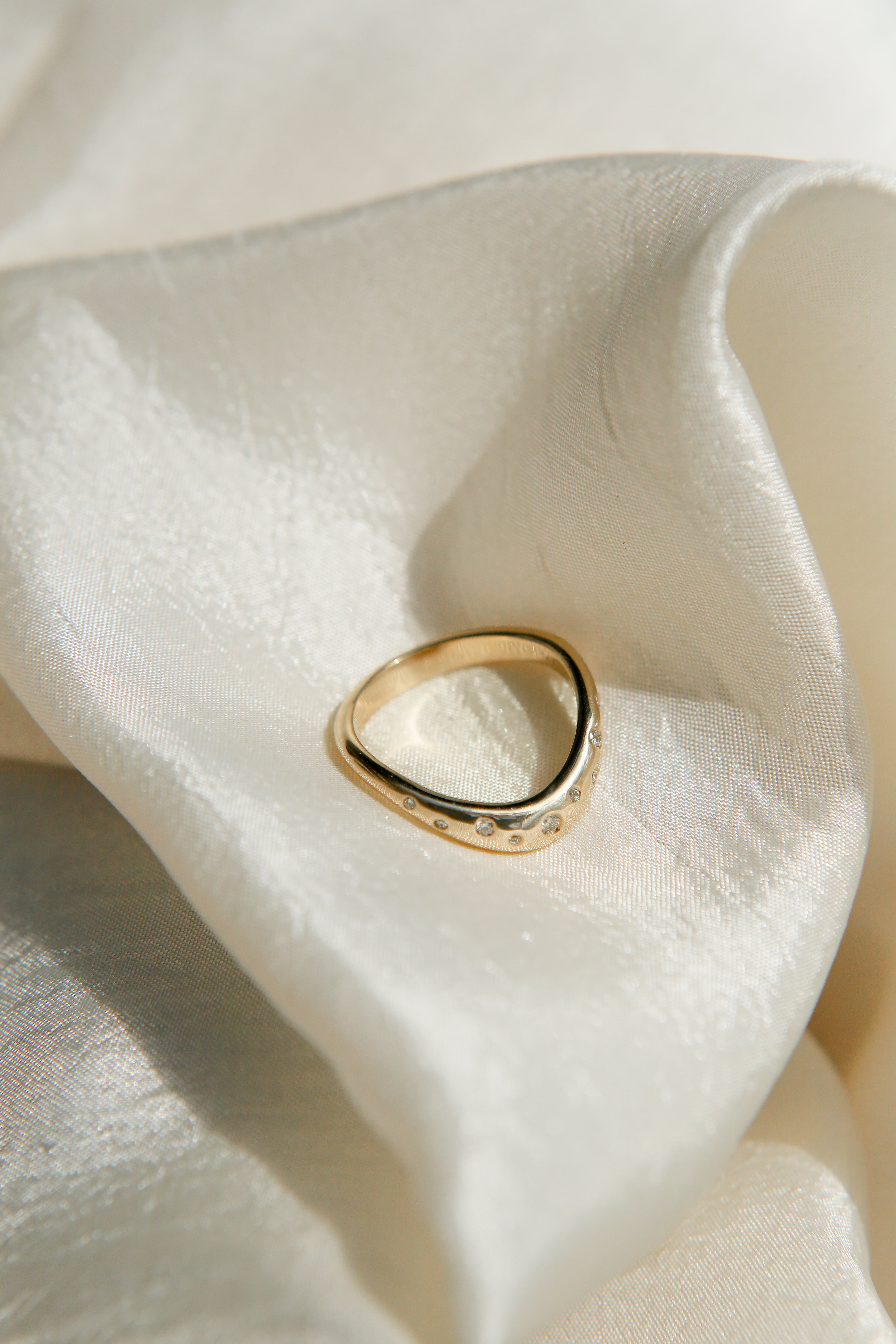 Fraiser Wave Wedding Band