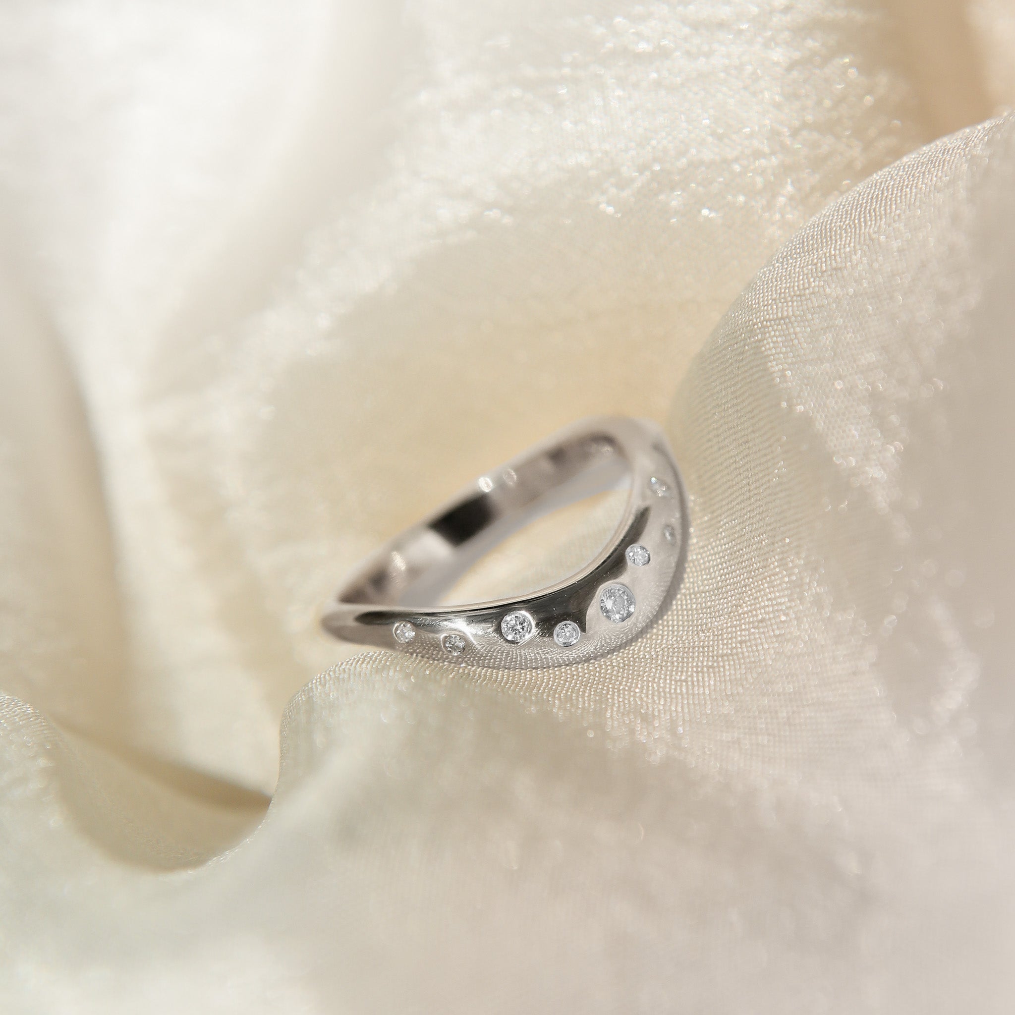 Fraiser Wave Wedding Band