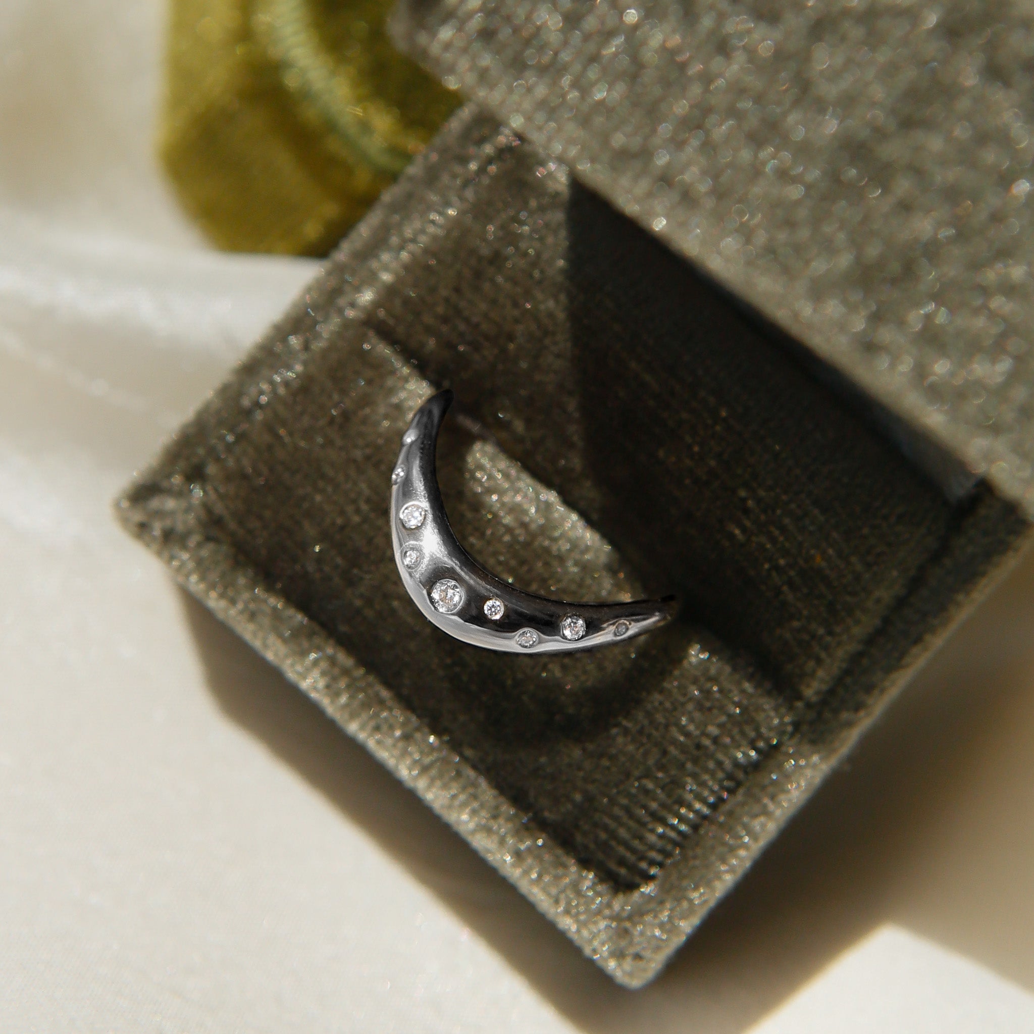 Fraiser Wave Wedding Band