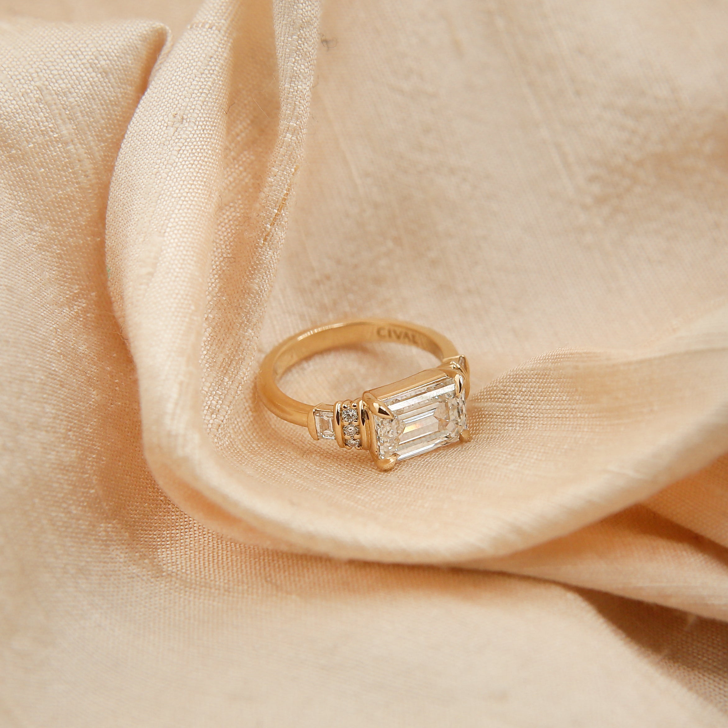 Emerald Ayo 2.57 | sz 5.5