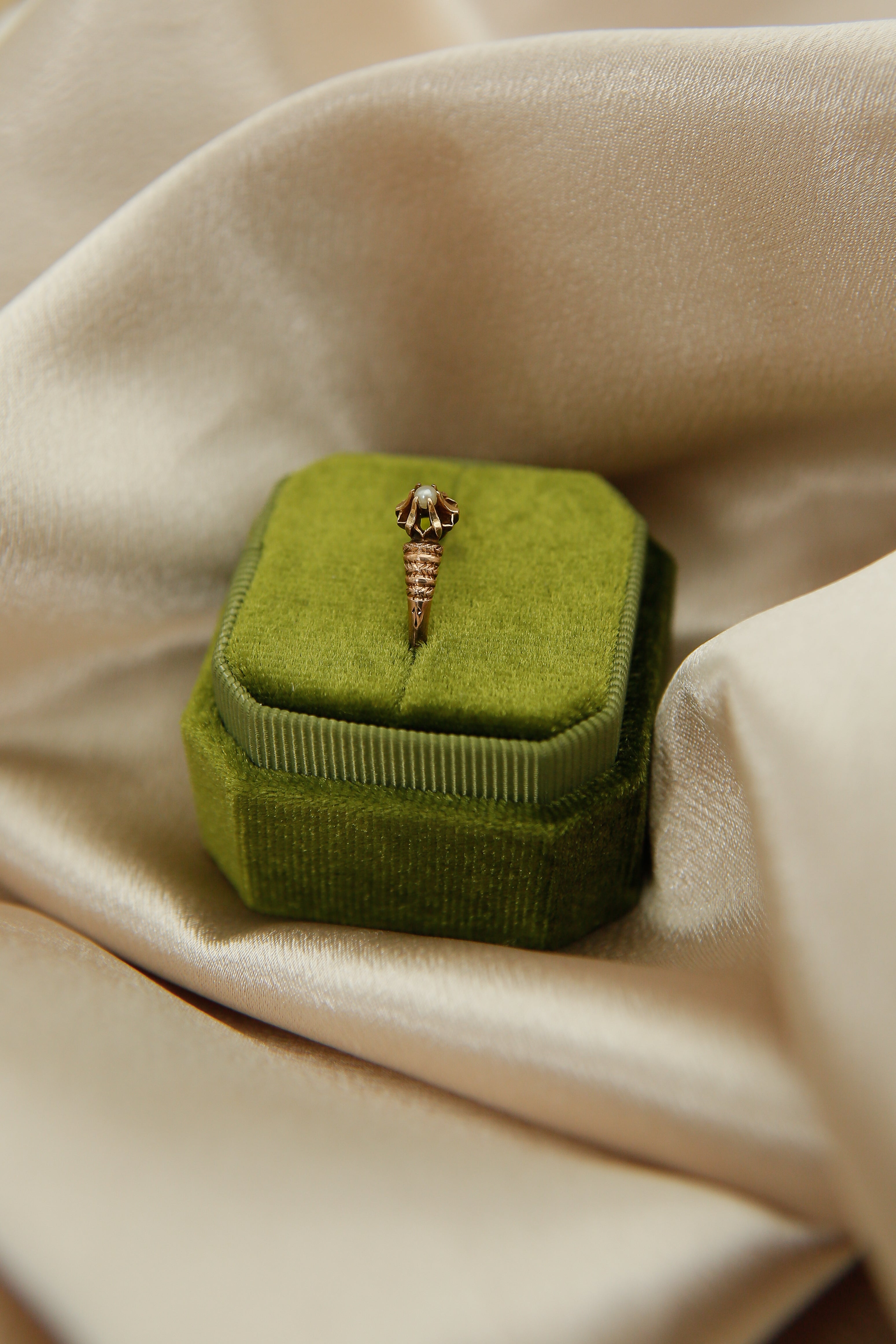 Antique 10k Solitaire Seed Pearl Ring | sz 5.5