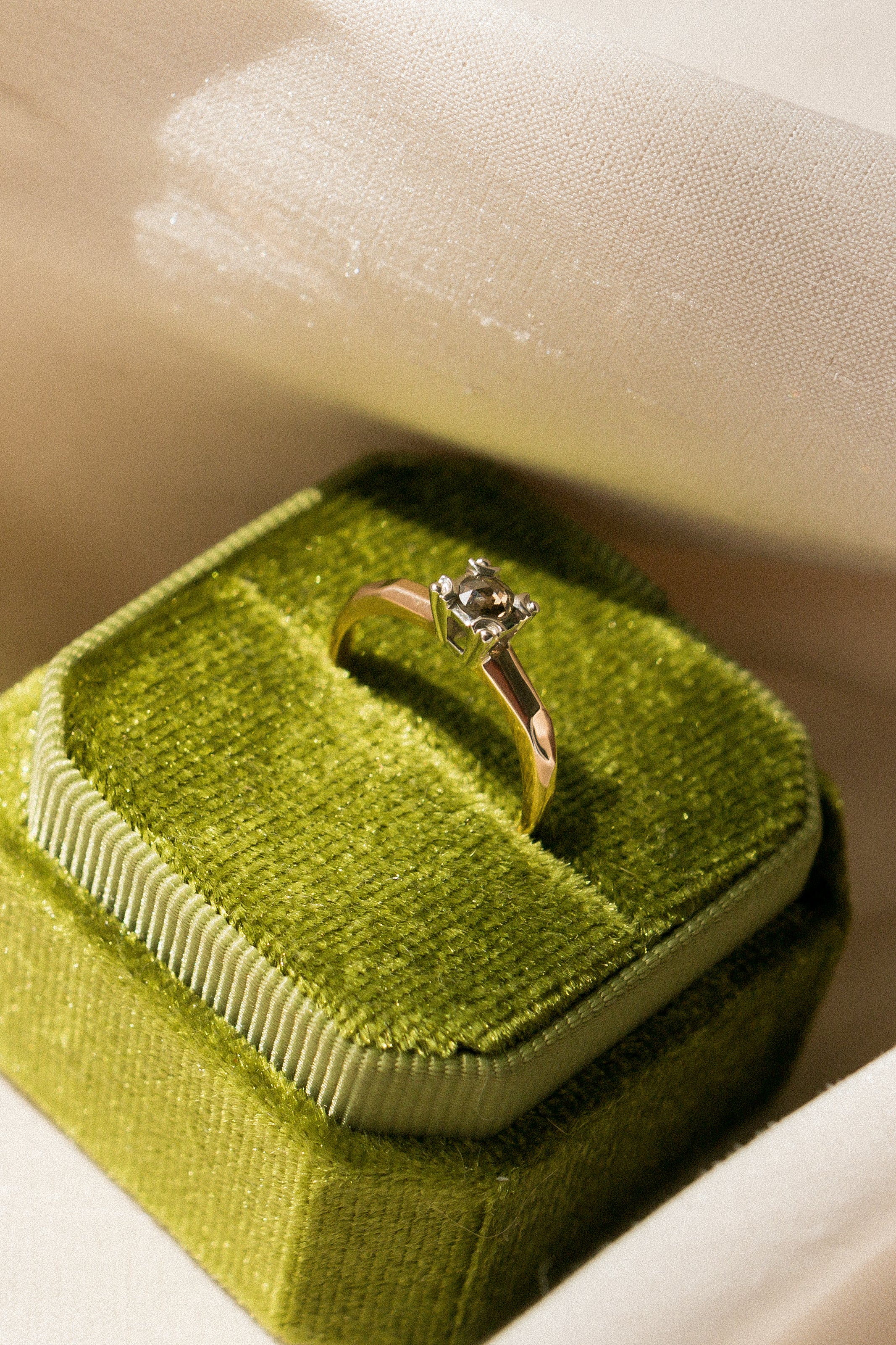 14k two tone rose cut solitaire | sz 4.75