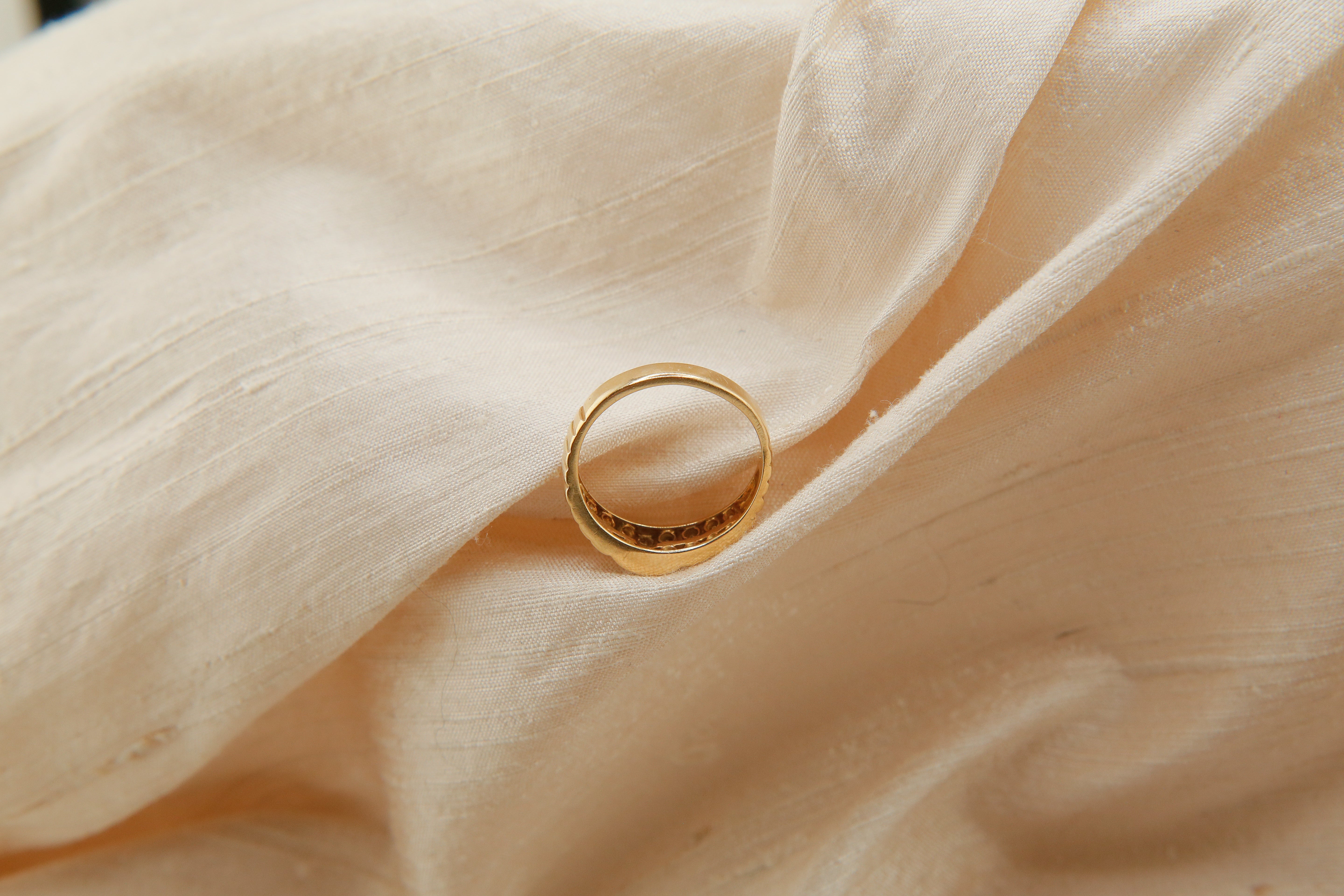 14k Ribbed Two Row Diamond Ring | sz 6.75