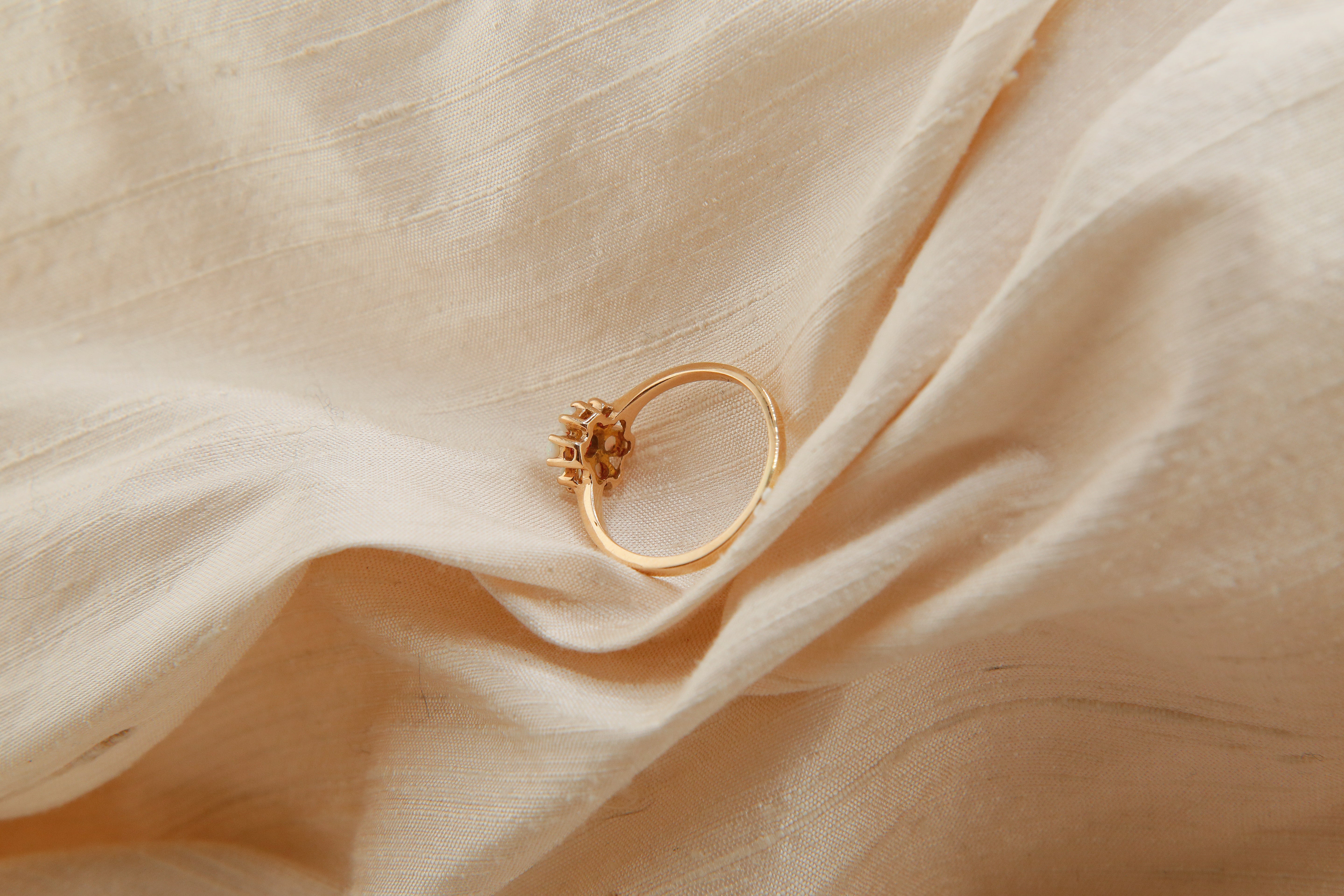 10k Opal Flower Cluster Ring | sz 8.25