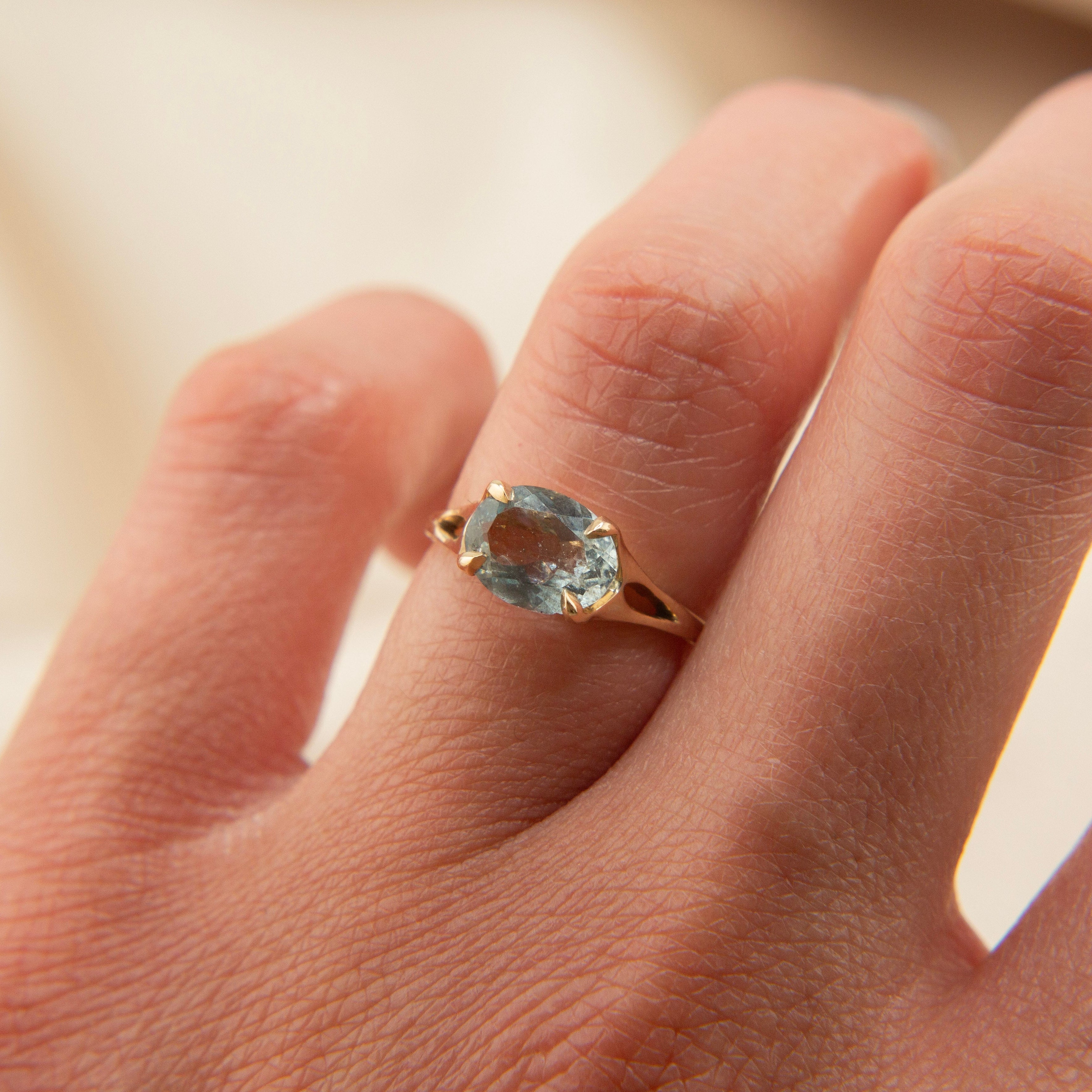 10k antique aquamarine four prong cocktail ring | sz 4