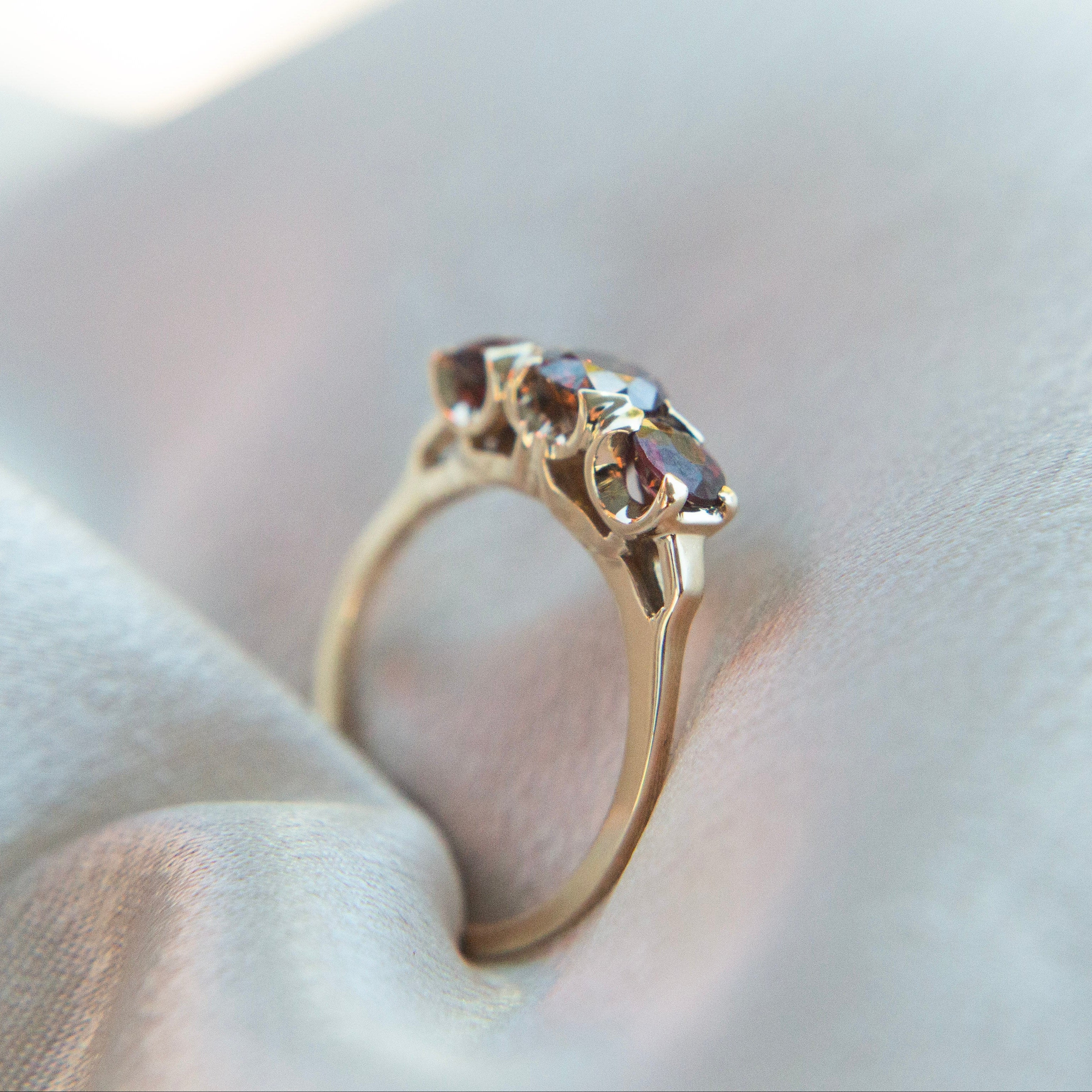 antique three stone garnet cocktail ring | sz 7.5