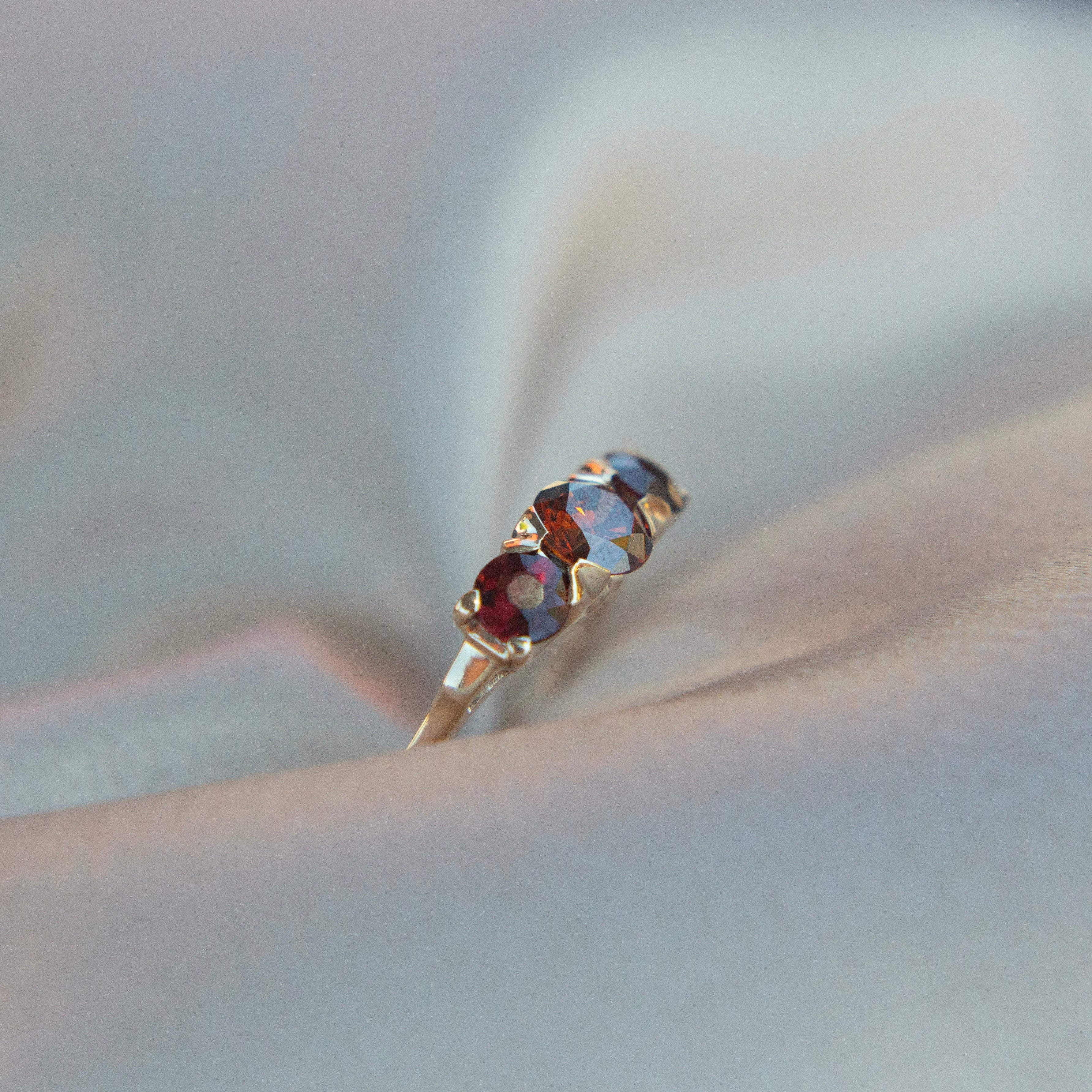 antique three stone garnet cocktail ring | sz 7.5