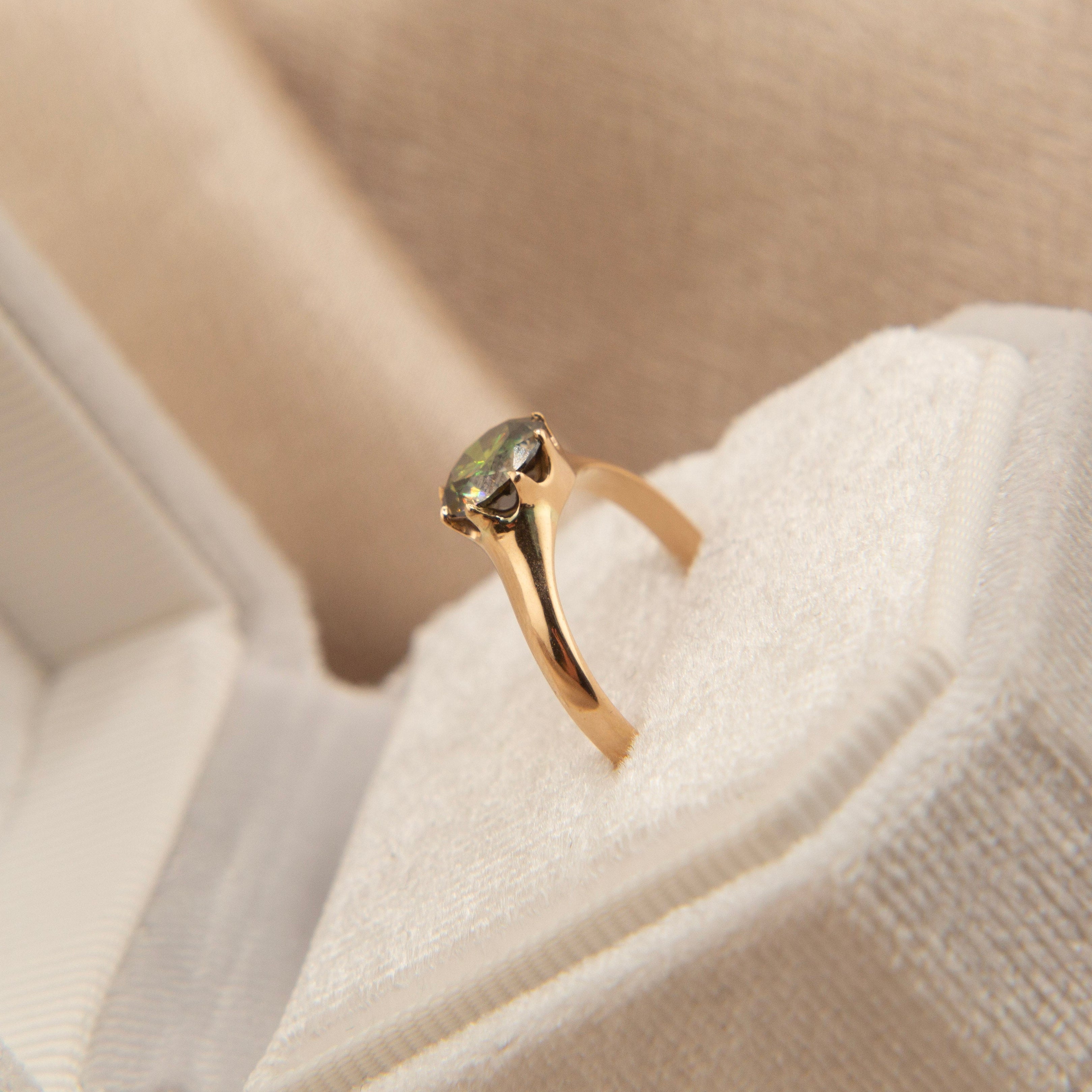 Edwardian olive green moissanite solitaire | sz 5.5