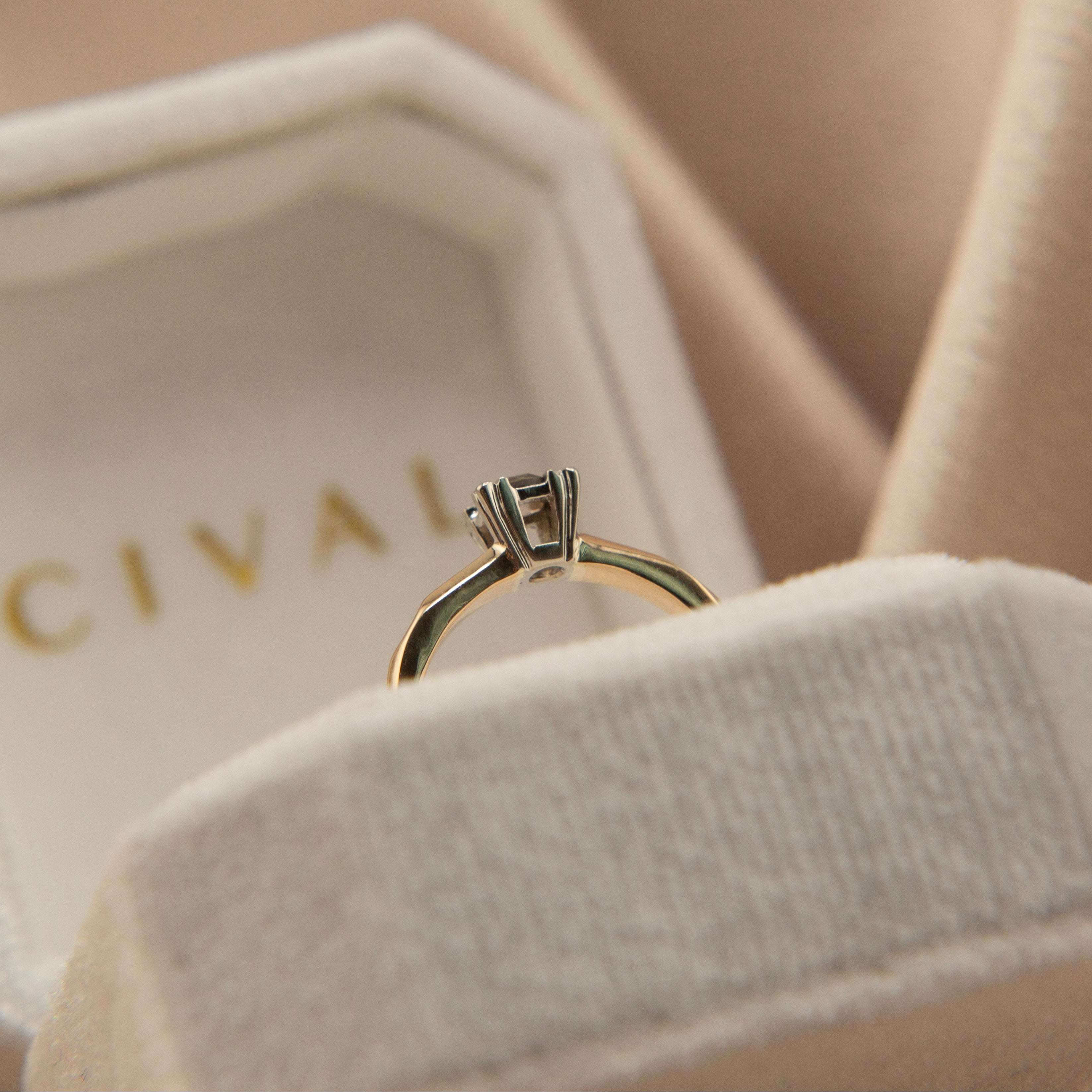 14k two tone rose cut solitaire | sz 4.75
