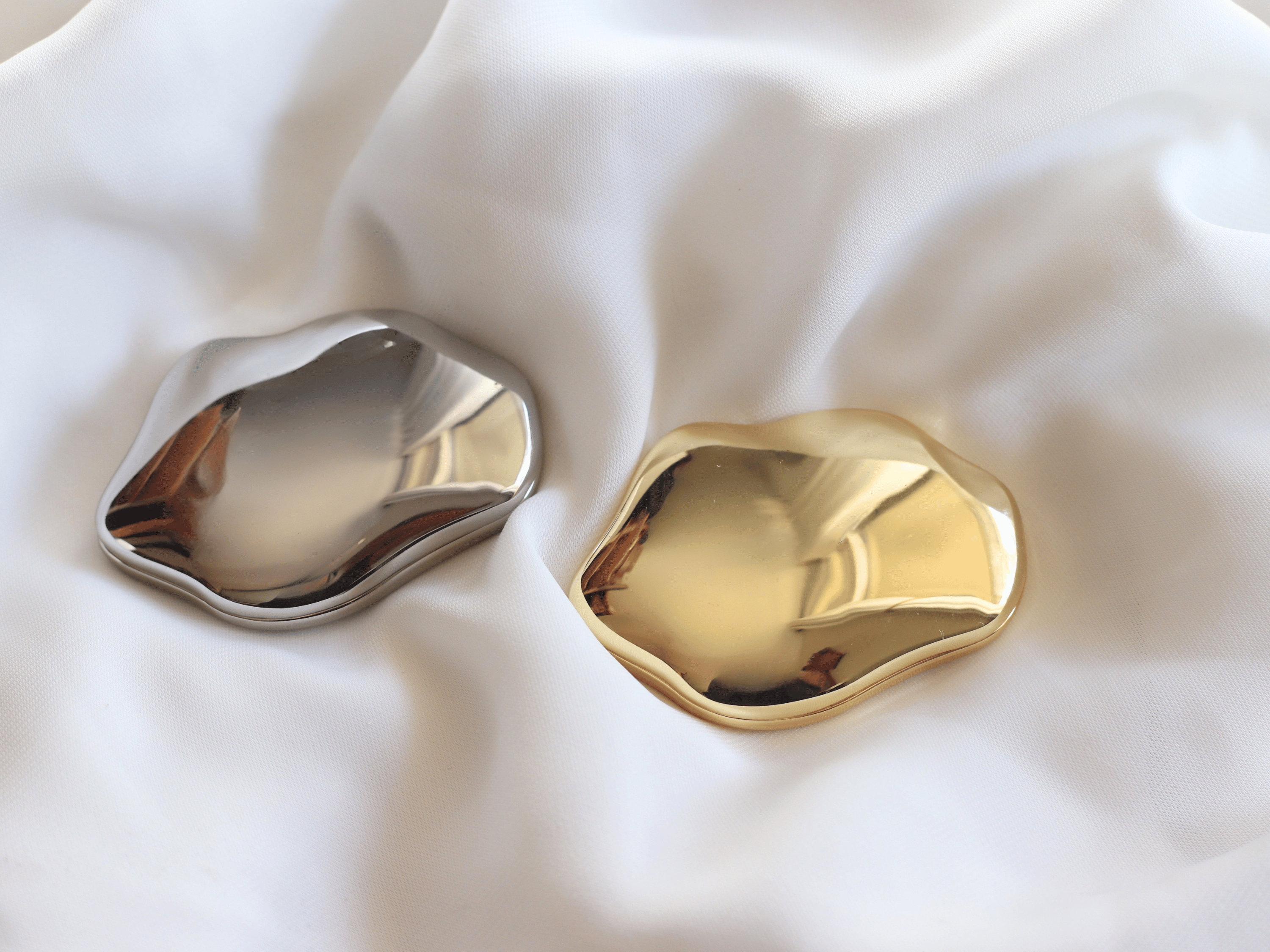 Gold Cloud Compact Mirror | Lifestyle