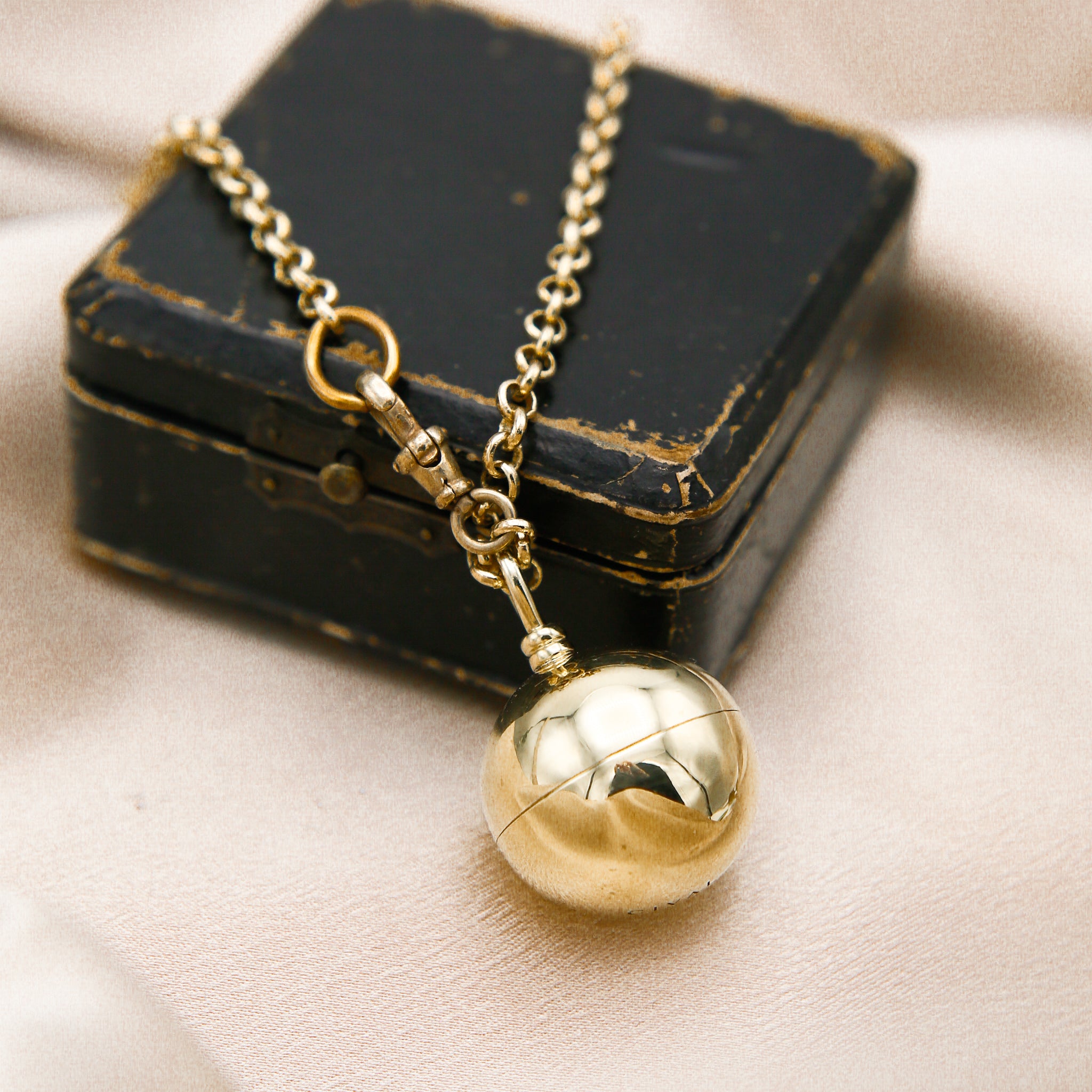 Round Keepsake Necklace