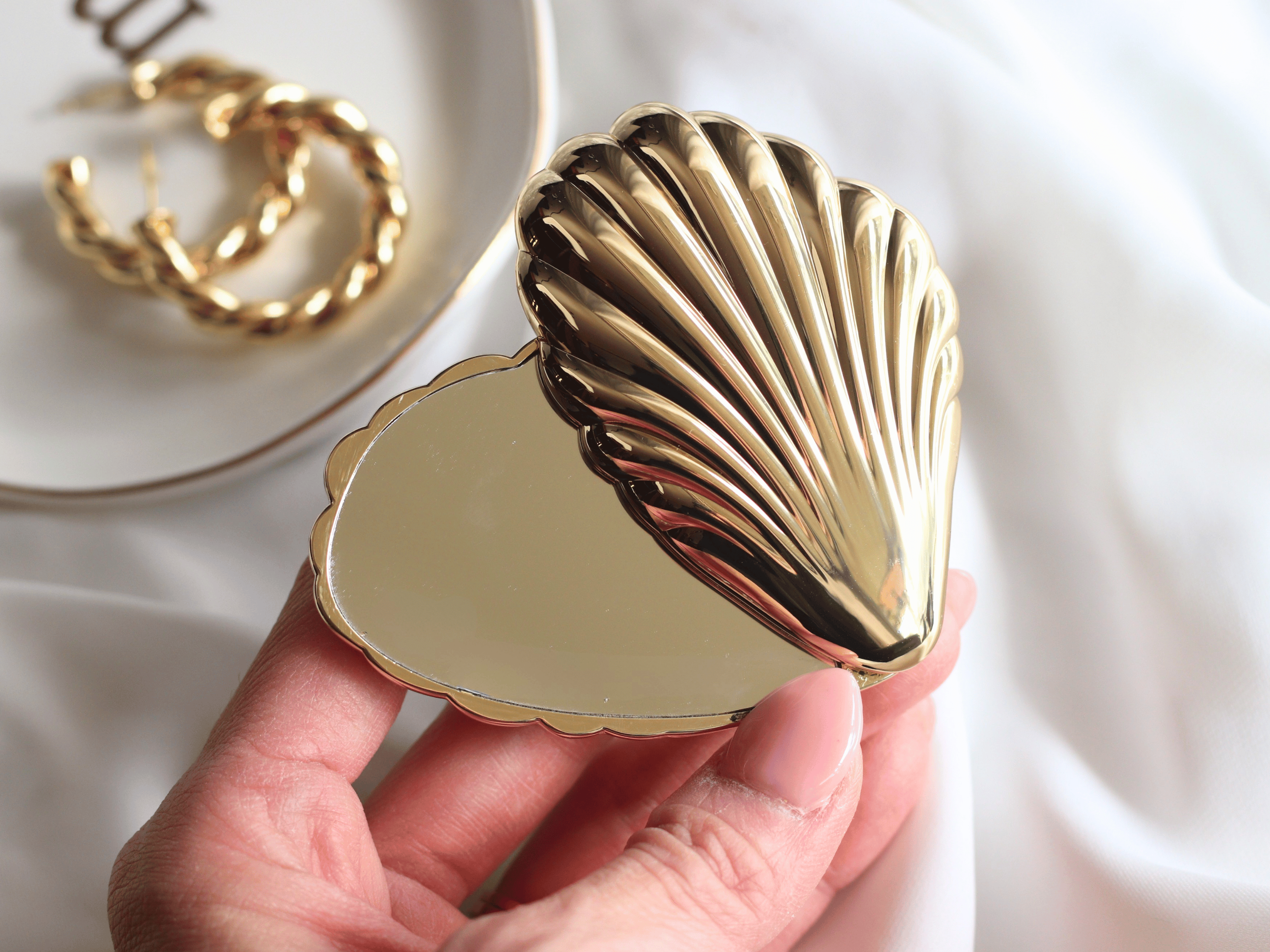 Silver Seashell Compact Mirror | Lifestyle