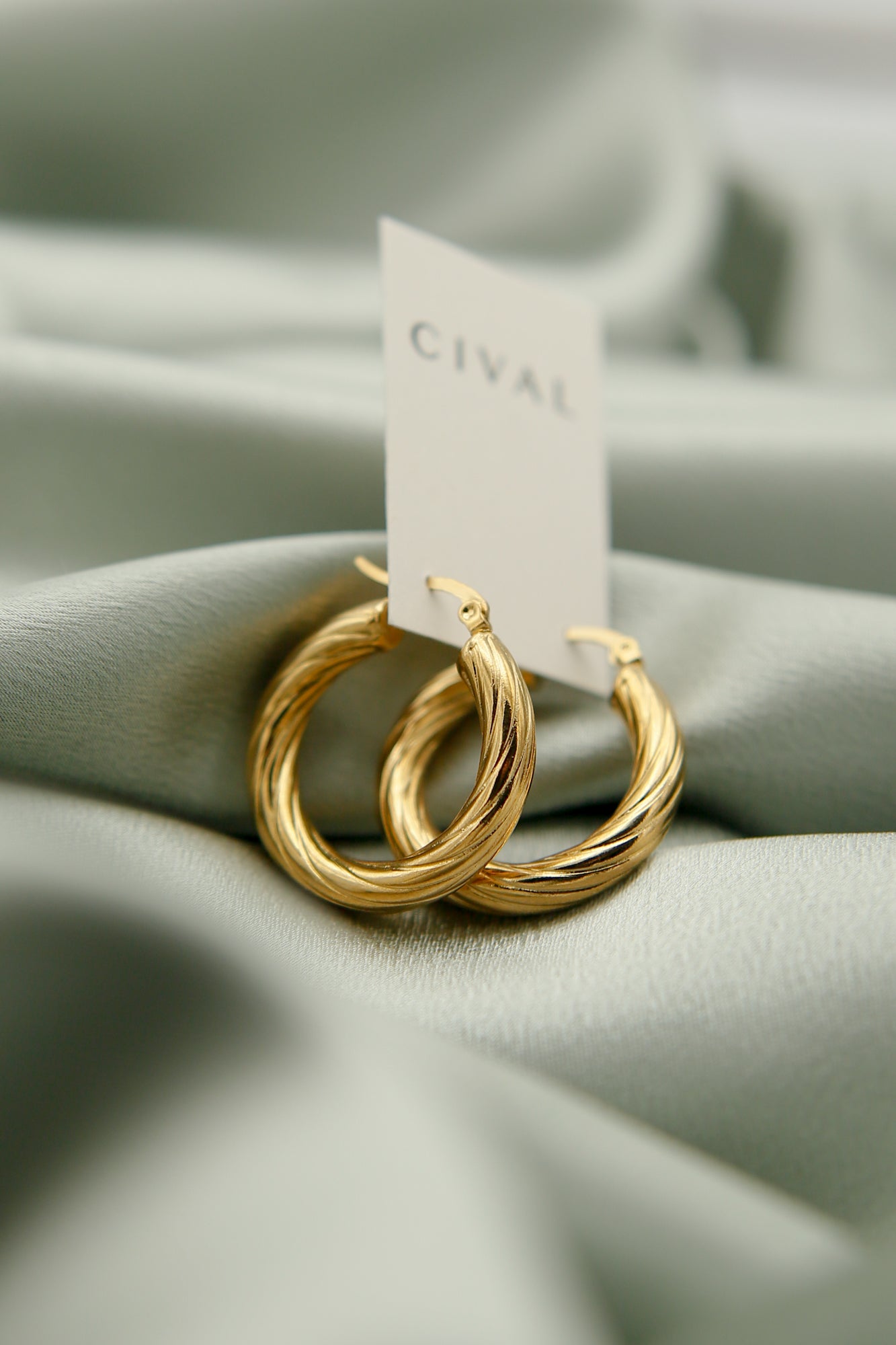 Tina Hoops | Gold